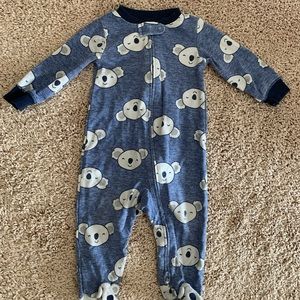 Carter’s Baby Onesie (9mos)
